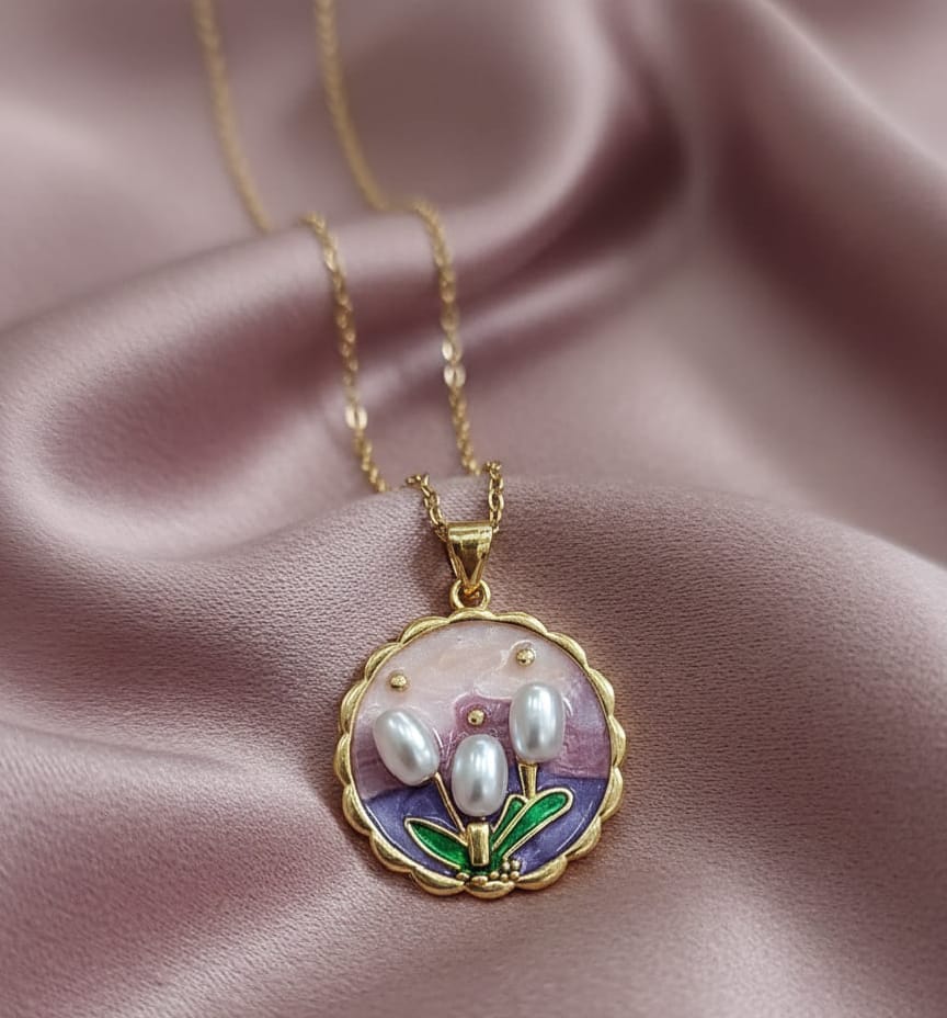 Elegant Floral Pearl Pendant Necklace for Women – Gold Plated Artistic Design